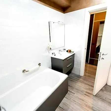 407 White Tower Apartment *