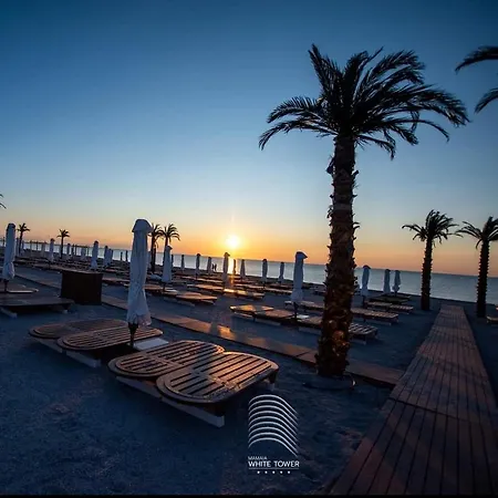 407 White Tower Mamaia