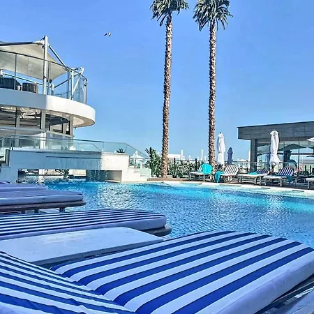 407 White Tower * Mamaia